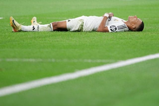 成都刮起“法国旋风” “眼镜侠”勒布伦兄弟闪耀混团世界杯