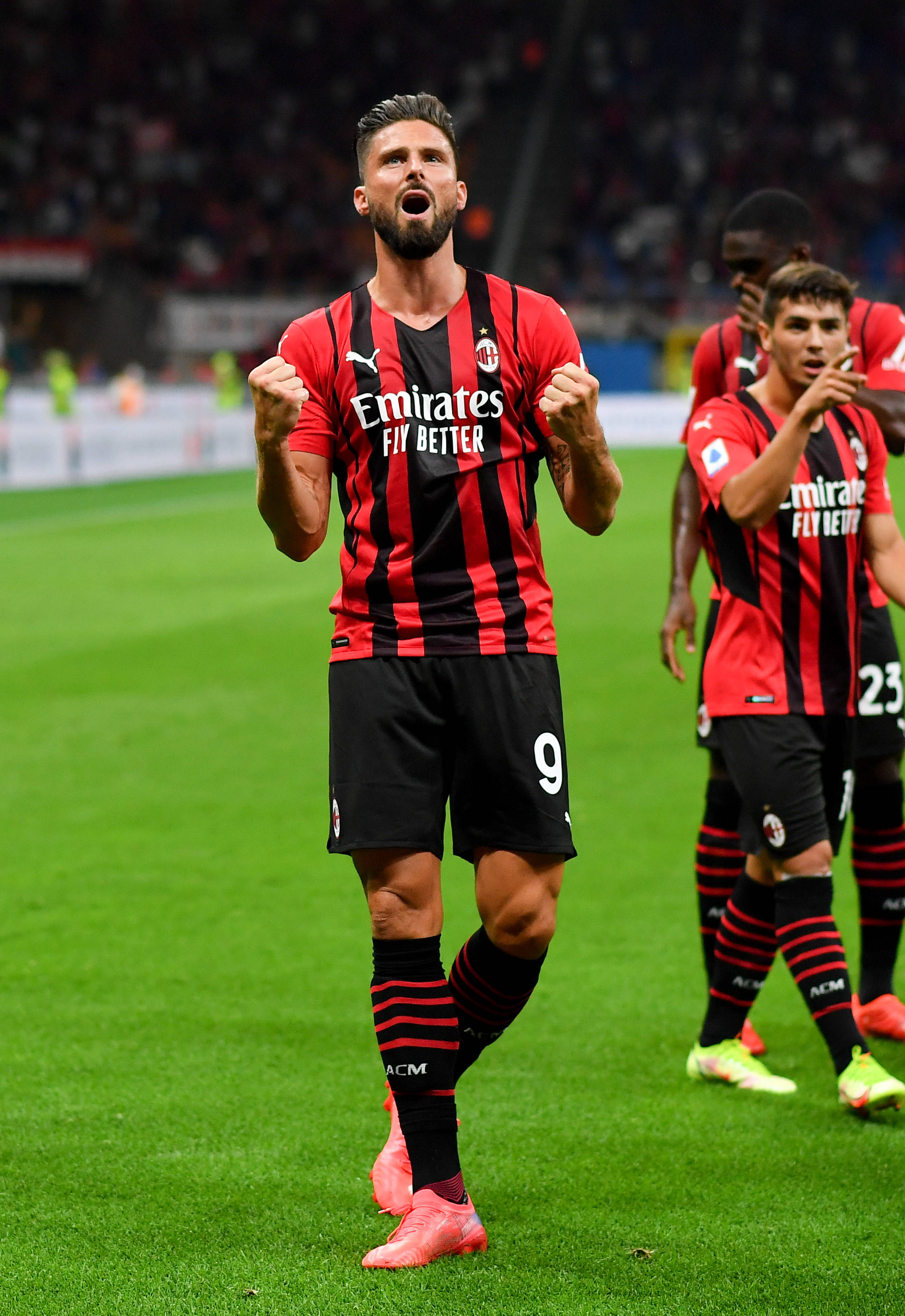 吉尔摩社媒晒照：手术成功，康复之路开始