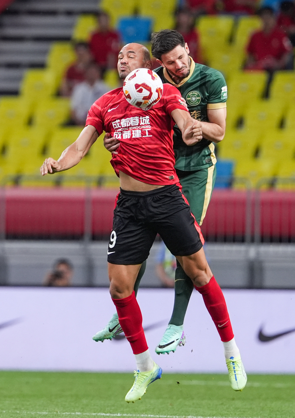 魔术主帅谈生病离场：我感觉头晕目眩，对阵绿军可以正常指挥