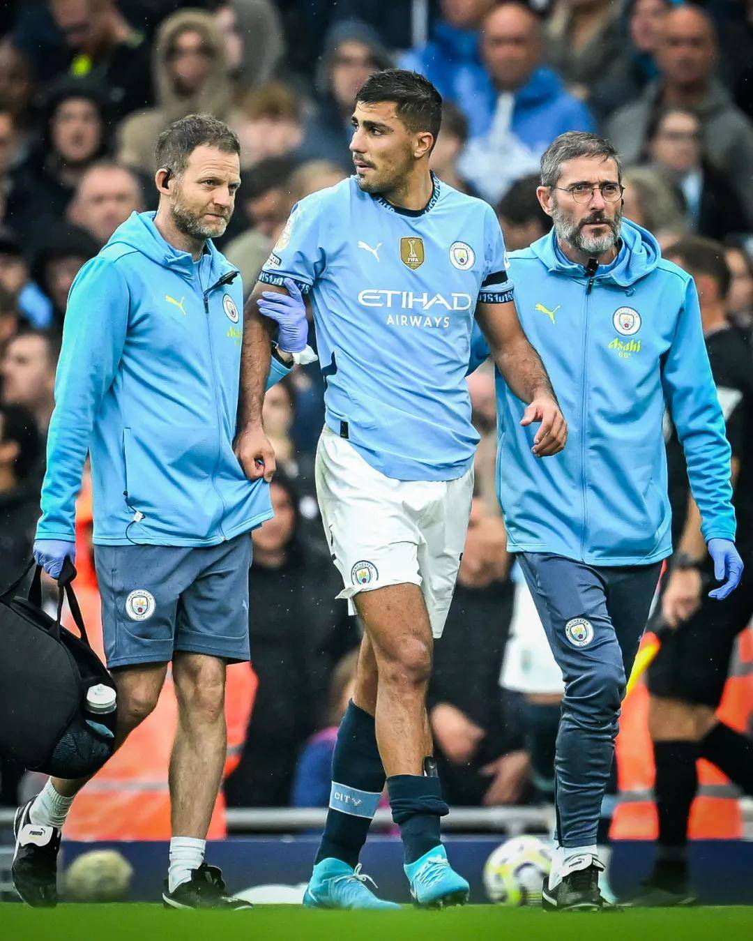 科贝：巴萨不理解西足协为何不满，亚马尔本人也认为该休息（科贝：巴萨质疑西足协的不满，亚马尔也认为应该休息）