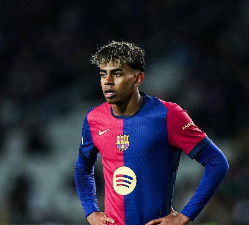 欧冠赛场精彩瞬间：巴萨2-1战胜尤文图斯,（欧冠高光时刻：巴萨2-1击败尤文图斯）