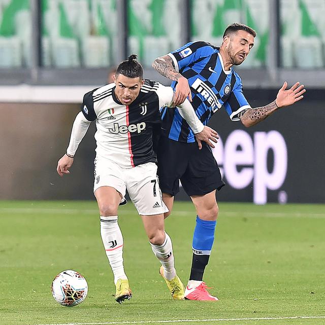 足球报：本土教练担纲国足主帅的可能性大增，邵佳一已报名