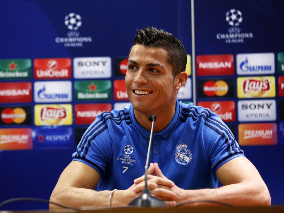 记者：利物浦没有对萨拉赫纪律处罚，他的落选只是阵容选择