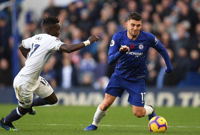 西甲战报：莫雷诺、奥卢瓦塞伊破门，黄潜2-1马略卡（西甲：莫雷诺、奥卢瓦塞伊建功，比利亚雷亚尔2-1小胜马略卡）