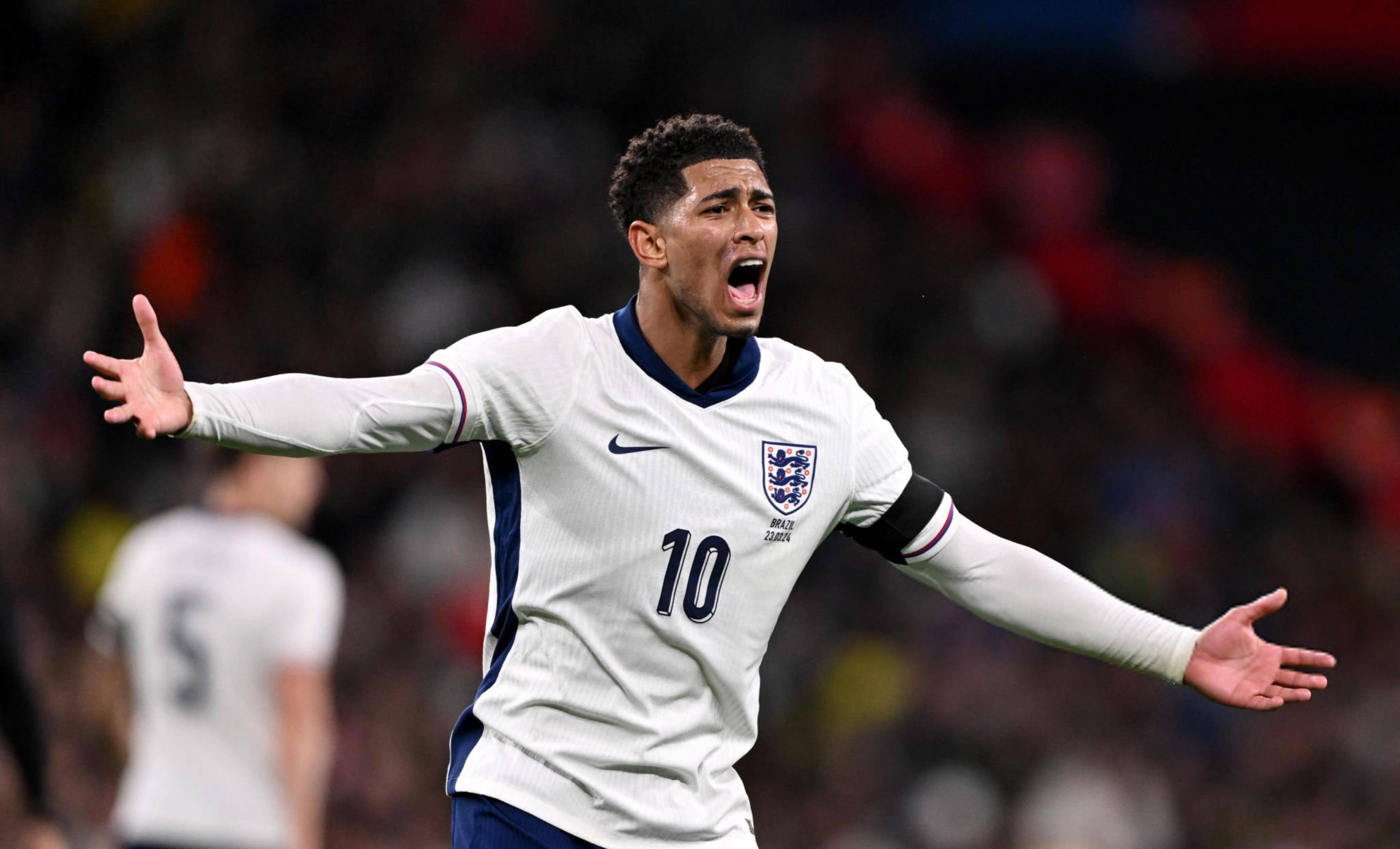 梅西年度最佳选票：登贝莱第一；斯卡洛尼未选登贝莱、多纳鲁马（梅西年度最佳投票：登贝莱居首，斯卡洛尼未投登贝莱和多纳鲁马）